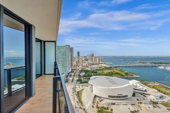 Building Photo - 398 NE 5th St