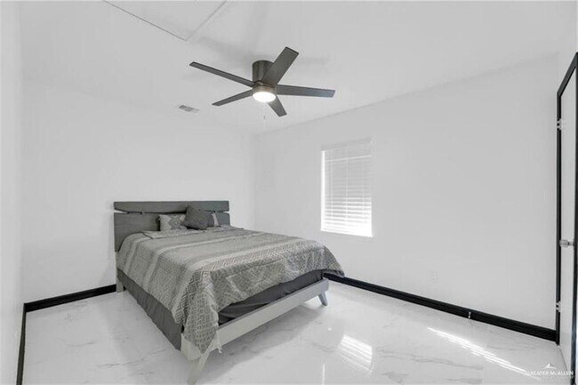 Building Photo - 4109 Sonora Ave