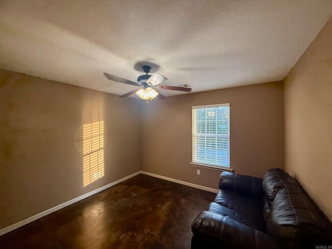 Building Photo - 8900 Eskabar Dr