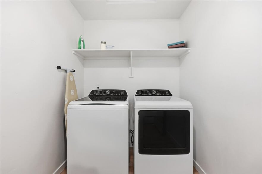 Building Photo - 4226 W Perspective St