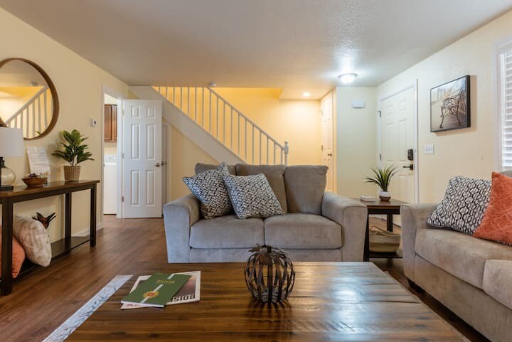 Living Room - 3201 W Cherry Ln