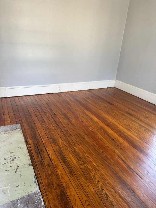 Building Photo - 533 Farley Ave