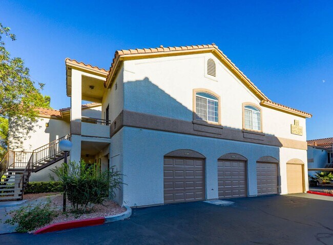 Building Photo - 2 Bedroom 2nd Floor West Vegas Condo