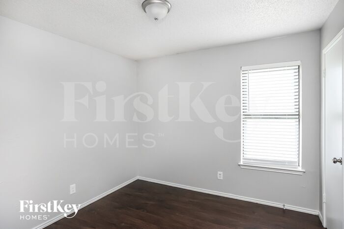 Building Photo - 1317 Edelweiss Dr