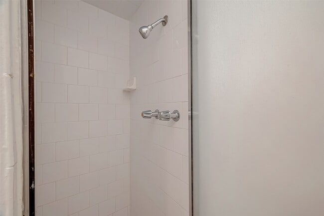 Building Photo - 5711 Braesvalley Dr