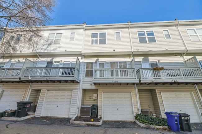 Building Photo - 1210 W St NW