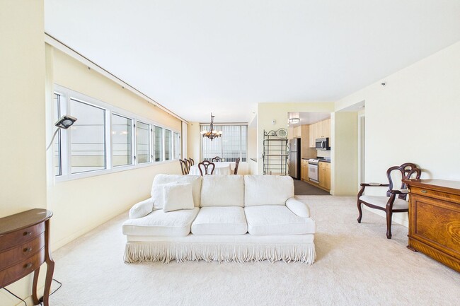 Building Photo - 2BR/2BA Corner Condo w/ Parking | Post International – Lower Pacific Heights