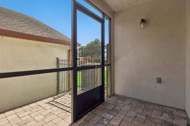 Building Photo - 7301 Spring Villas Cir