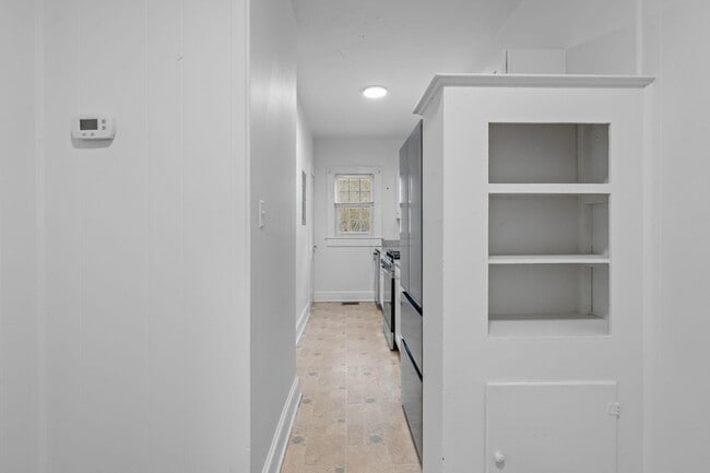 Building Photo - 557 Beverly Ct