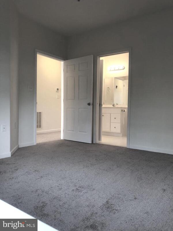 Building Photo - 17432 Slipper Shell Way