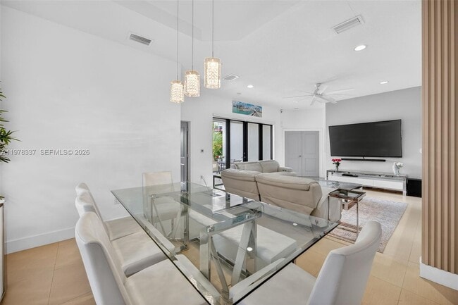 Building Photo - 14541 SW 16th St