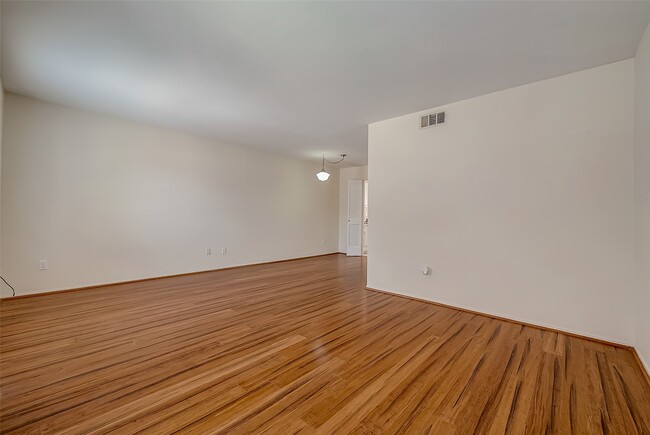 Building Photo - 6402 Del Monte Dr