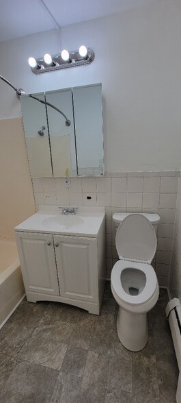 Building Photo - 101-103-103 Shultas Pl