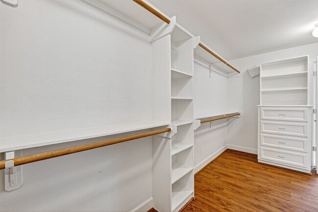 Building Photo - 3730 Main Poplar Dr