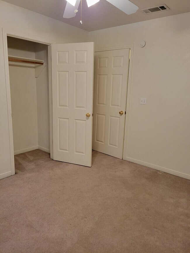 Building Photo - 4 BR 2 Bath Next to Harker Heights Communi...