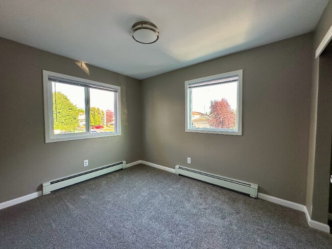 Building Photo - 3417 Tarwater Ave