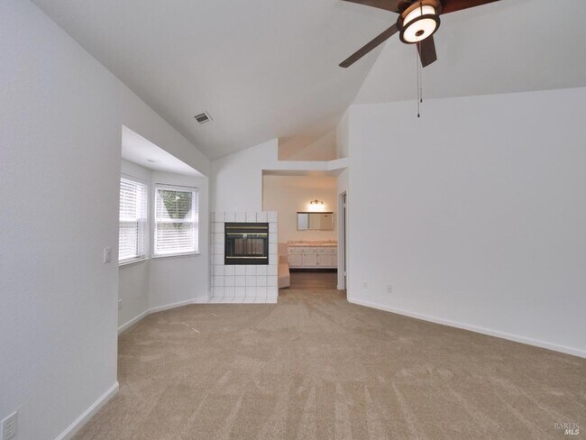 Building Photo - 3500 Crownridge Dr