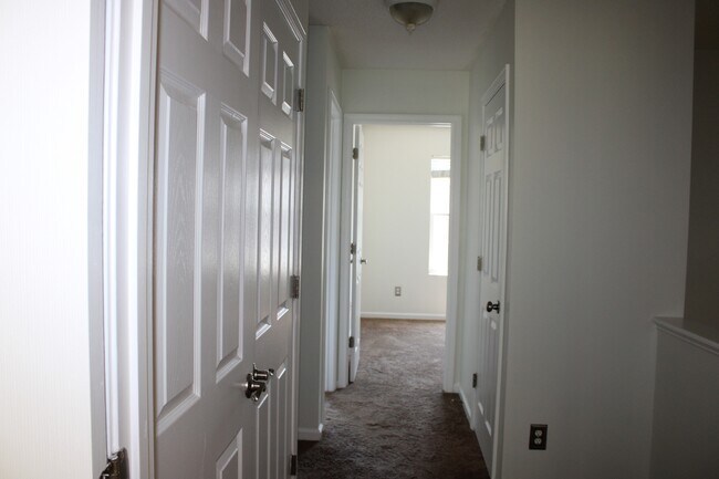 Building Photo - 2802 Gross Ave