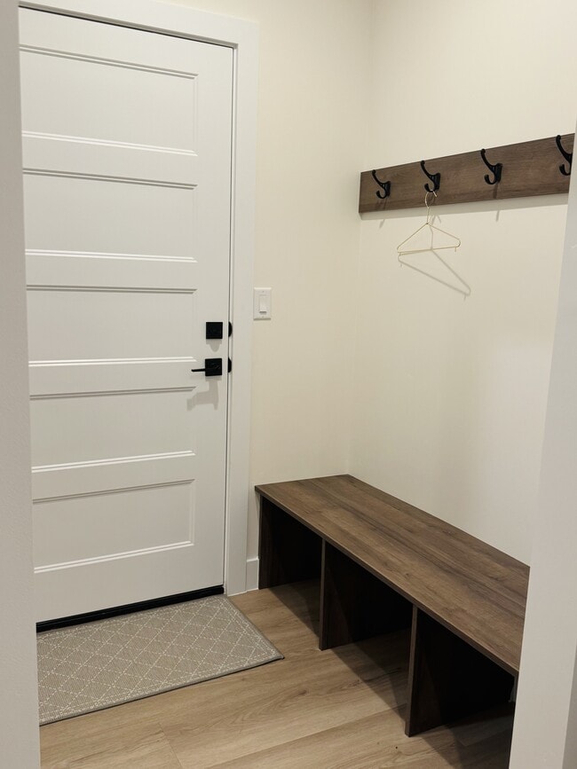 Building Photo - 4160 E 4160 S