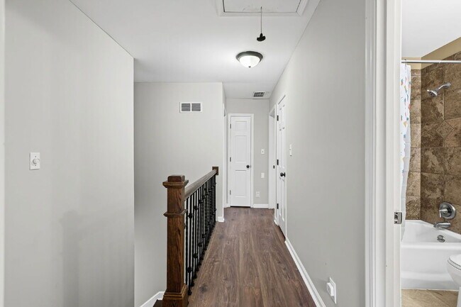 Building Photo - 815 Sudbury Rd NE