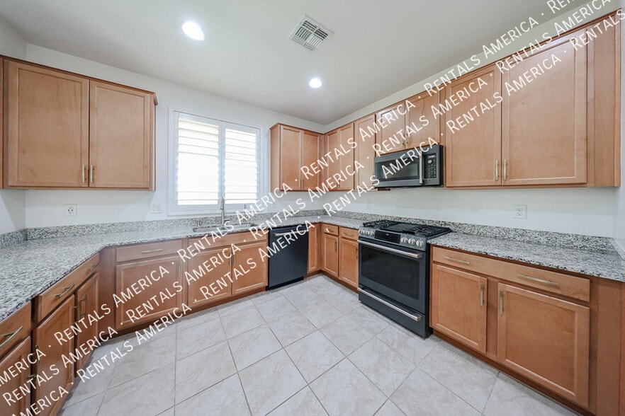 Building Photo - 13487 N 174th Ave