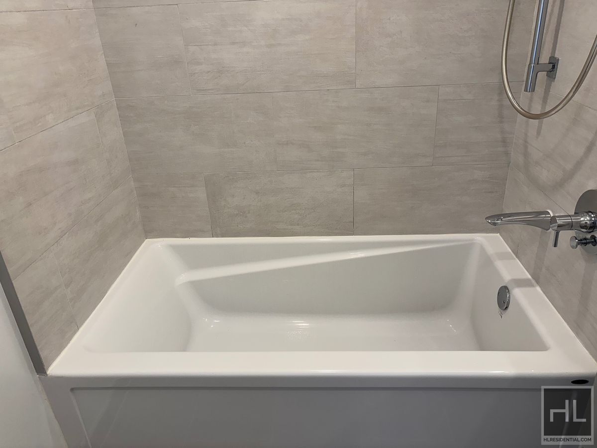 Building Photo - NORTHERN BOULEVARD