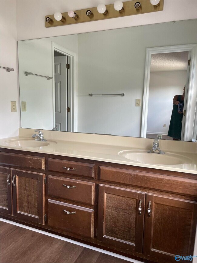 Building Photo - 6613 Steeplechase Dr NW
