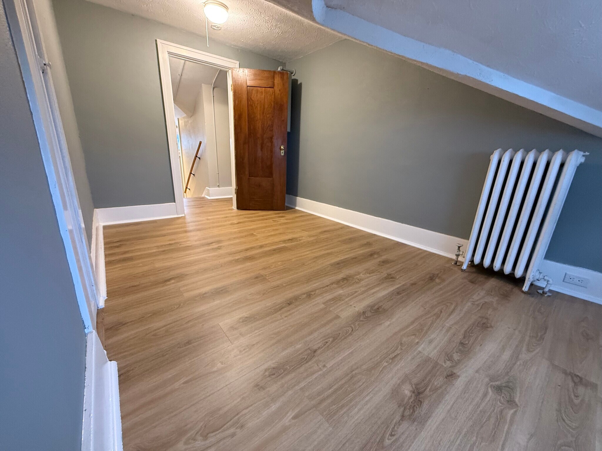 Building Photo - 1160 Monroe Ave