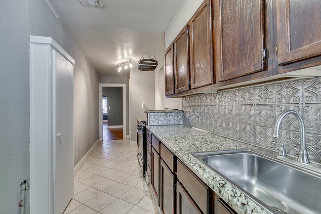 Building Photo - 2652 NW 16th St