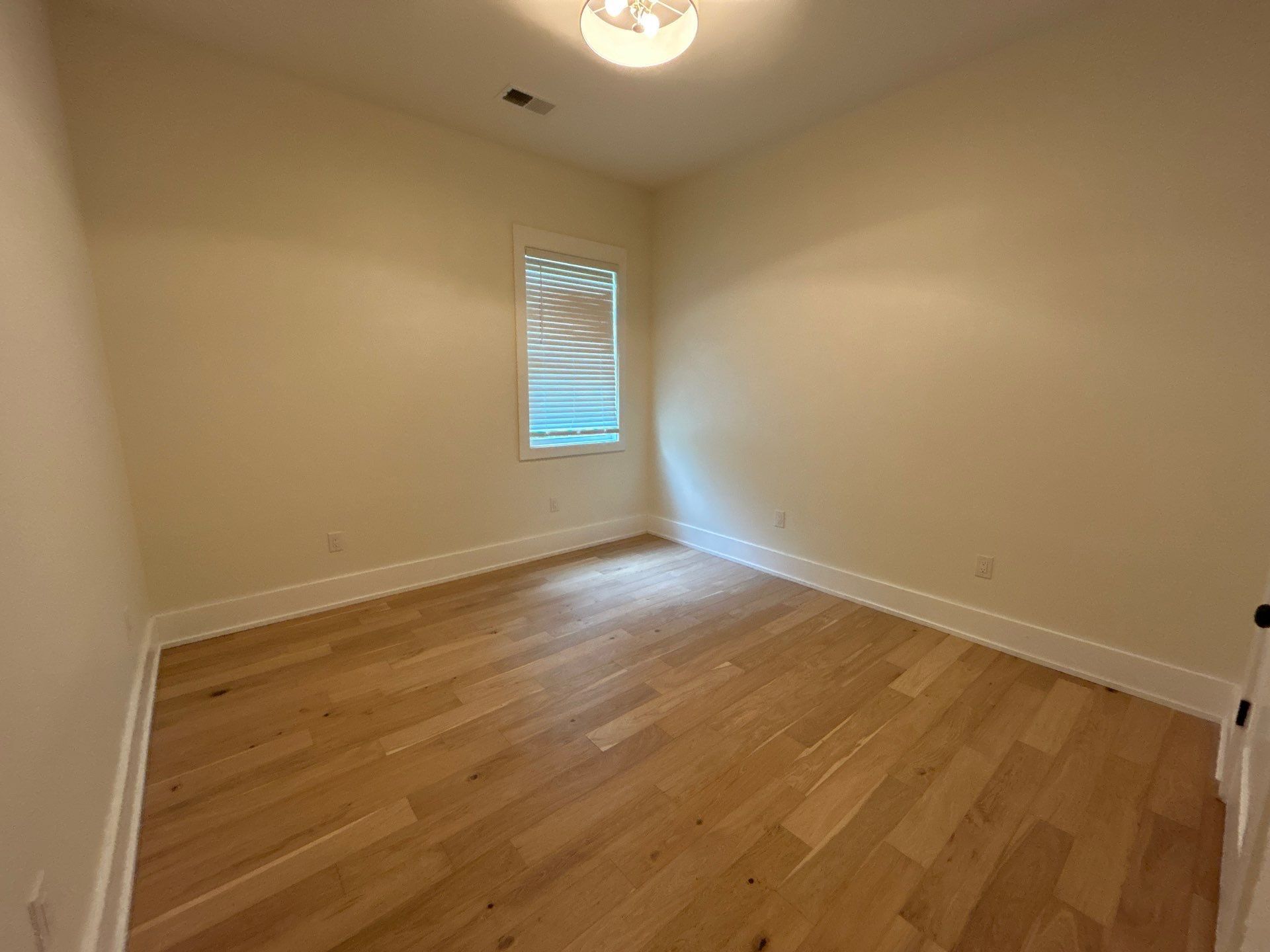 Building Photo - 138 McCowat St