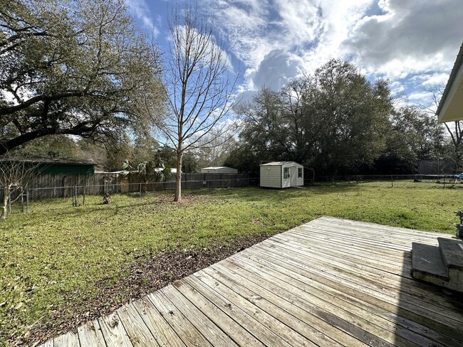 Building Photo - 110 Tyner Dr