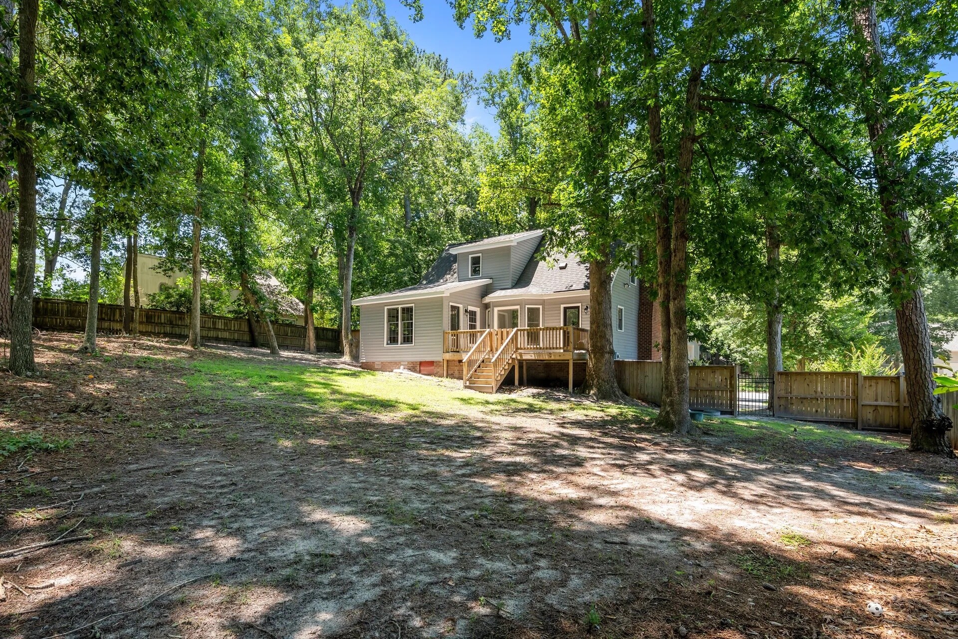 Building Photo - 112 Gawain Rd
