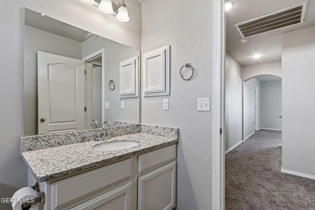 Building Photo - 3945 Desert Dunes Dr