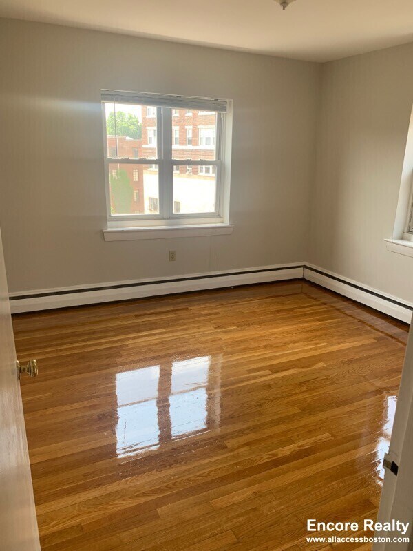 Building Photo - 61 Selkirk Rd