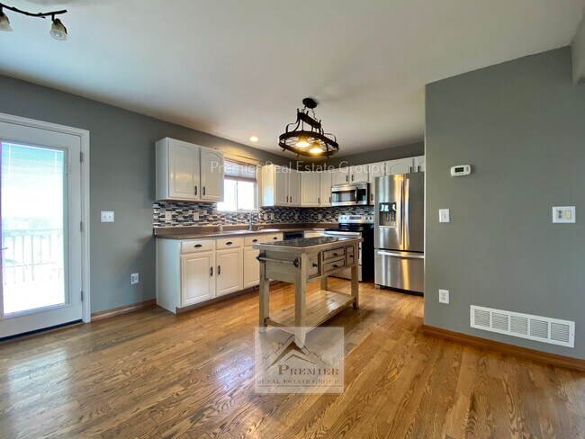 Building Photo - 865 Winebrook Way