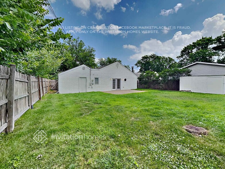 Building Photo - 9220 S 49th Ct