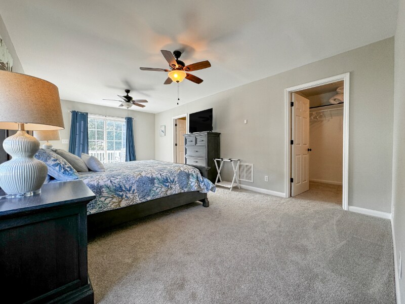 Building Photo - 2703 Homes Dr