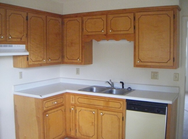 Building Photo - 510 Hietts Lane