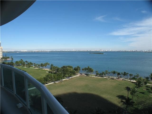 Building Photo - 1800 N Bayshore Dr