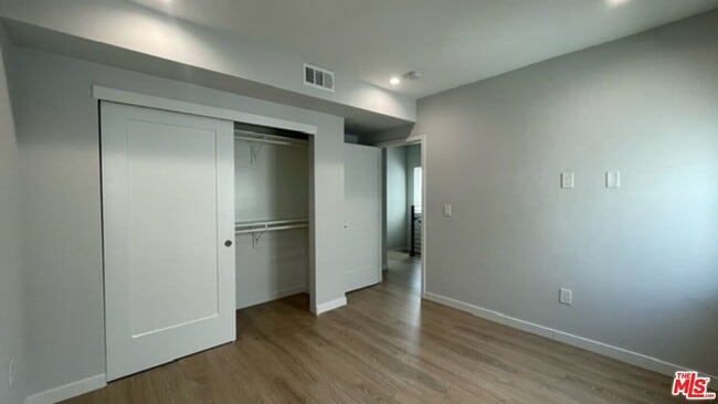 Building Photo - 5226 Satsuma Ave