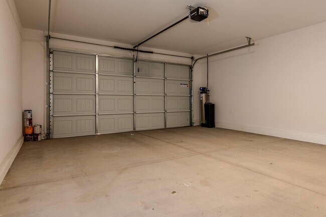 Building Photo - 11248 E Unger Ave