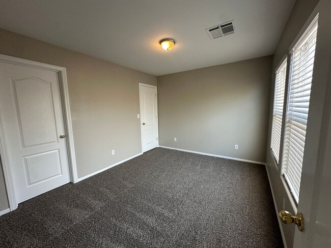 Building Photo - Townhome for rent in Henderson