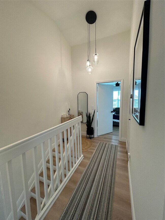 Building Photo - 711 SW 122nd Ave