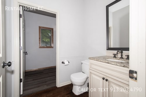 Building Photo - 15715 Beverly Ct