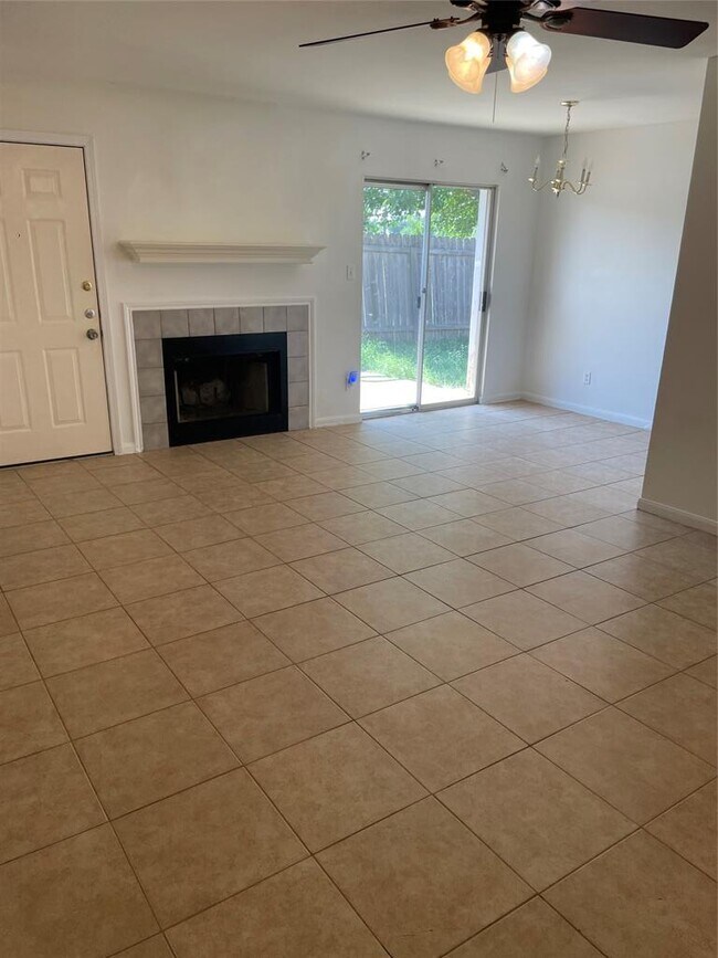 Building Photo - 105 Axis Deer Trail