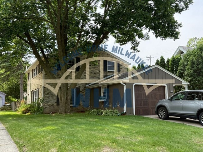 Building Photo - 8233 W Chestnut St