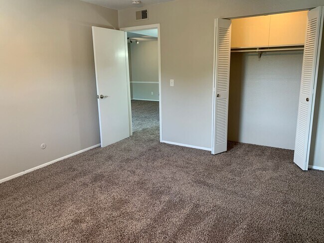 Building Photo - Mission Hill Apartments