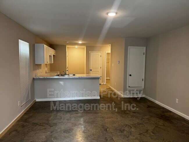 Primary Photo - 3053 Sunrise St