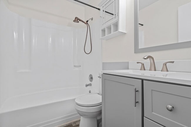 Building Photo - Charming 3BR with Fenced Yard