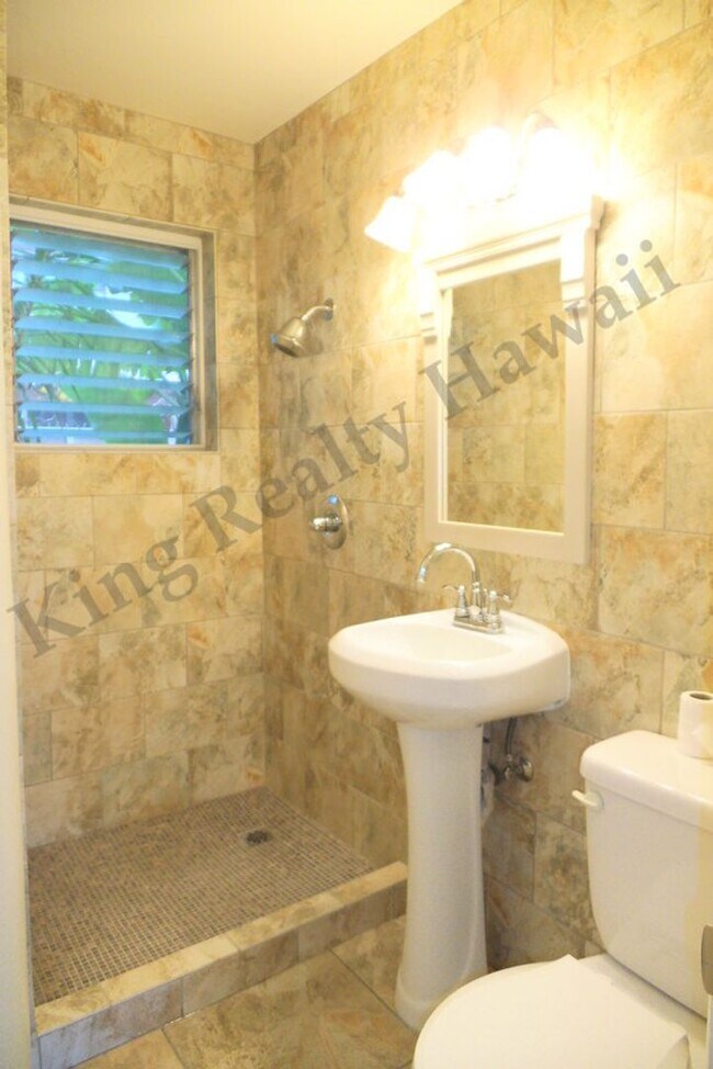 Building Photo - ***CLEAN & UPGRADED 1 bedroom / 1 bath ,EX...